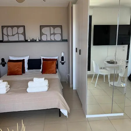L Vue L Piscine L 1min Des Plages Apartment Sète