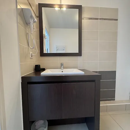 Apartmán L Vue L Piscine L 1min Des Plages *