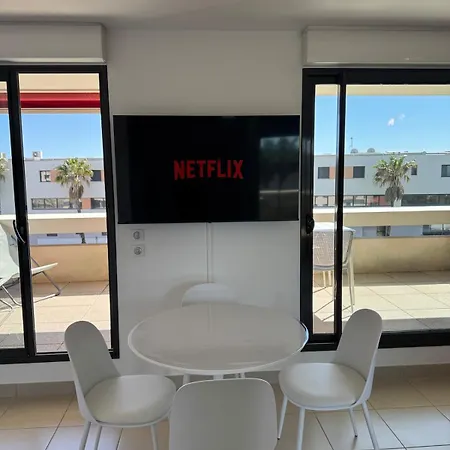 L Vue L Piscine L 1min Des Plages Sète